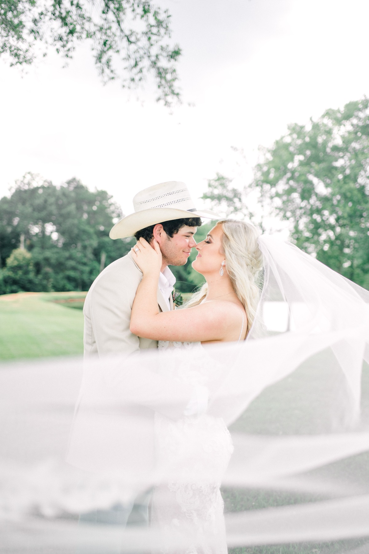 white-magnolia-kentwood-wedding-3281
