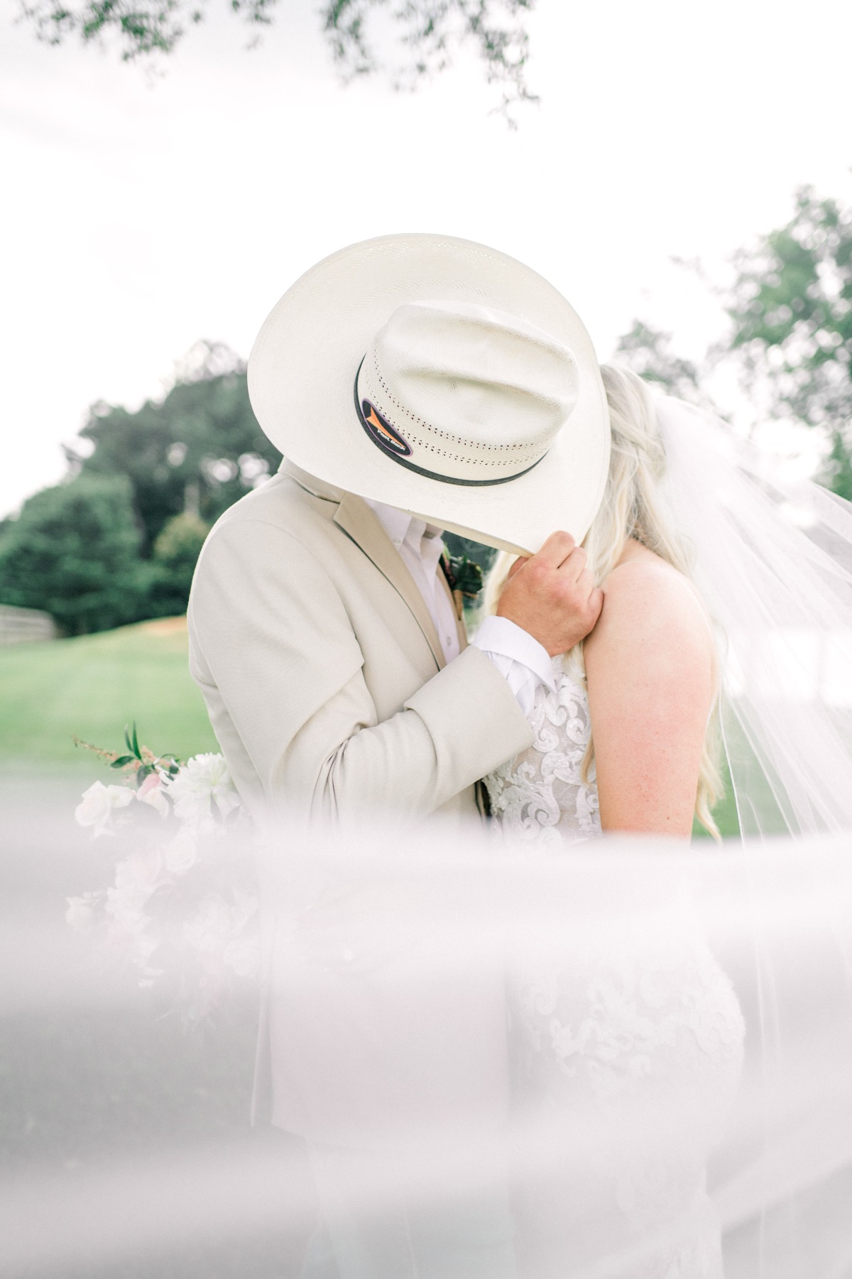 white-magnolia-kentwood-wedding-3376