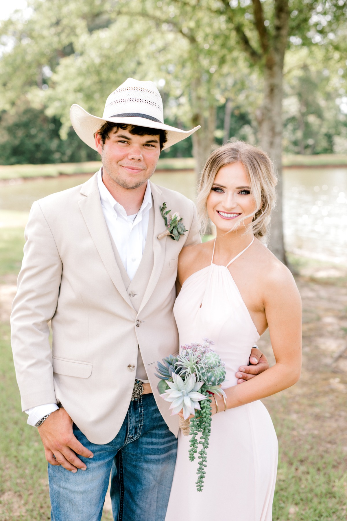 white-magnolia-kentwood-wedding-6407