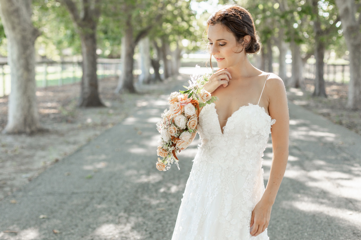 artistic-puppy-wedding-veilstailsphoto_5