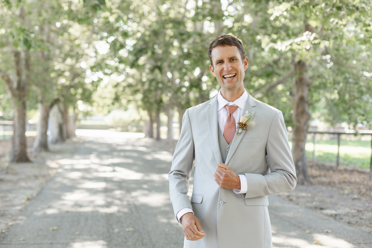 artistic-puppy-wedding-veilstailsphoto_5