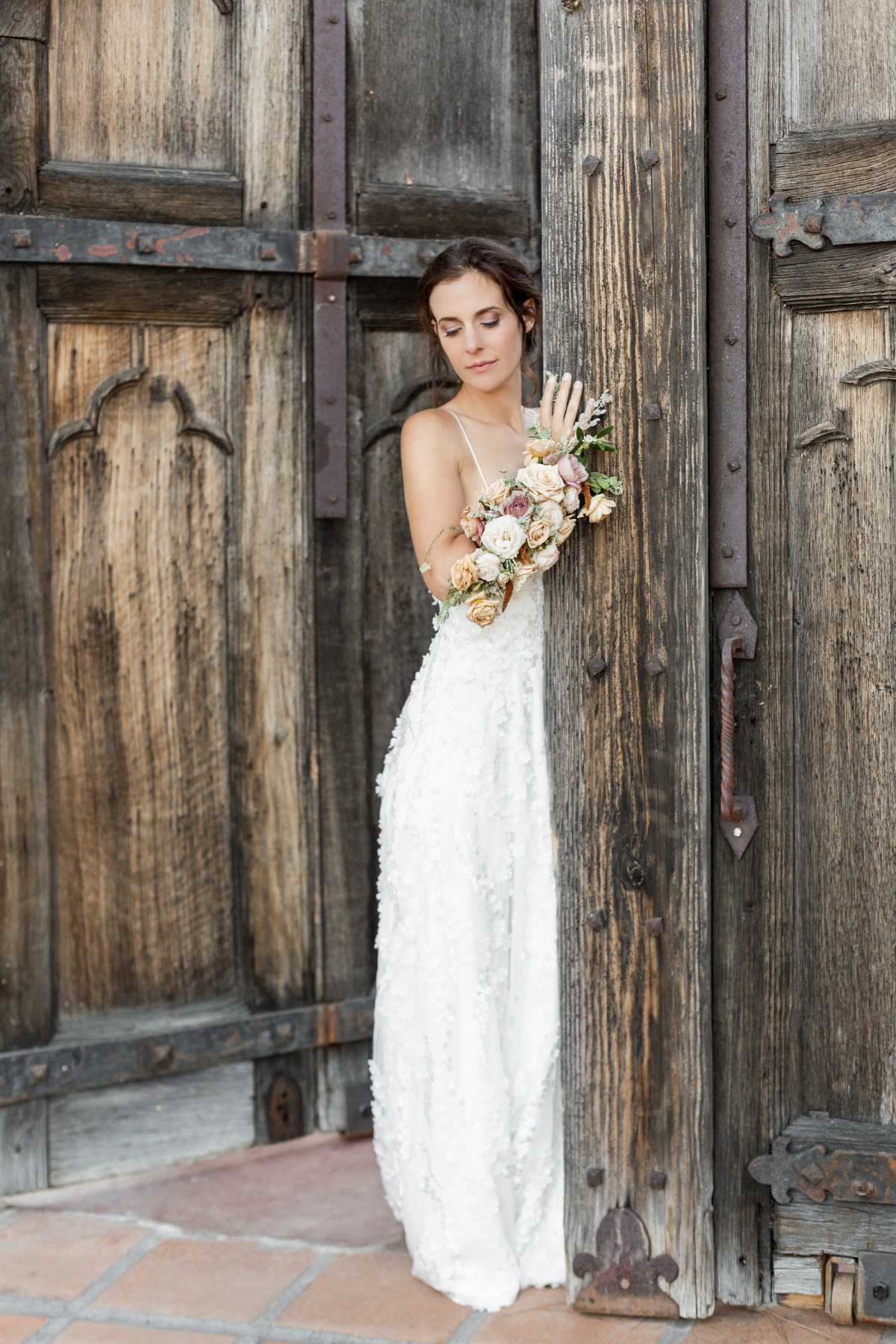artistic-puppy-wedding-veilstailsphoto_8