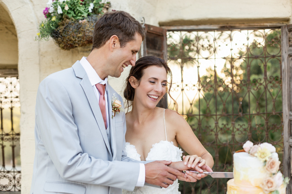artistic-puppy-wedding-veilstailsphoto_8