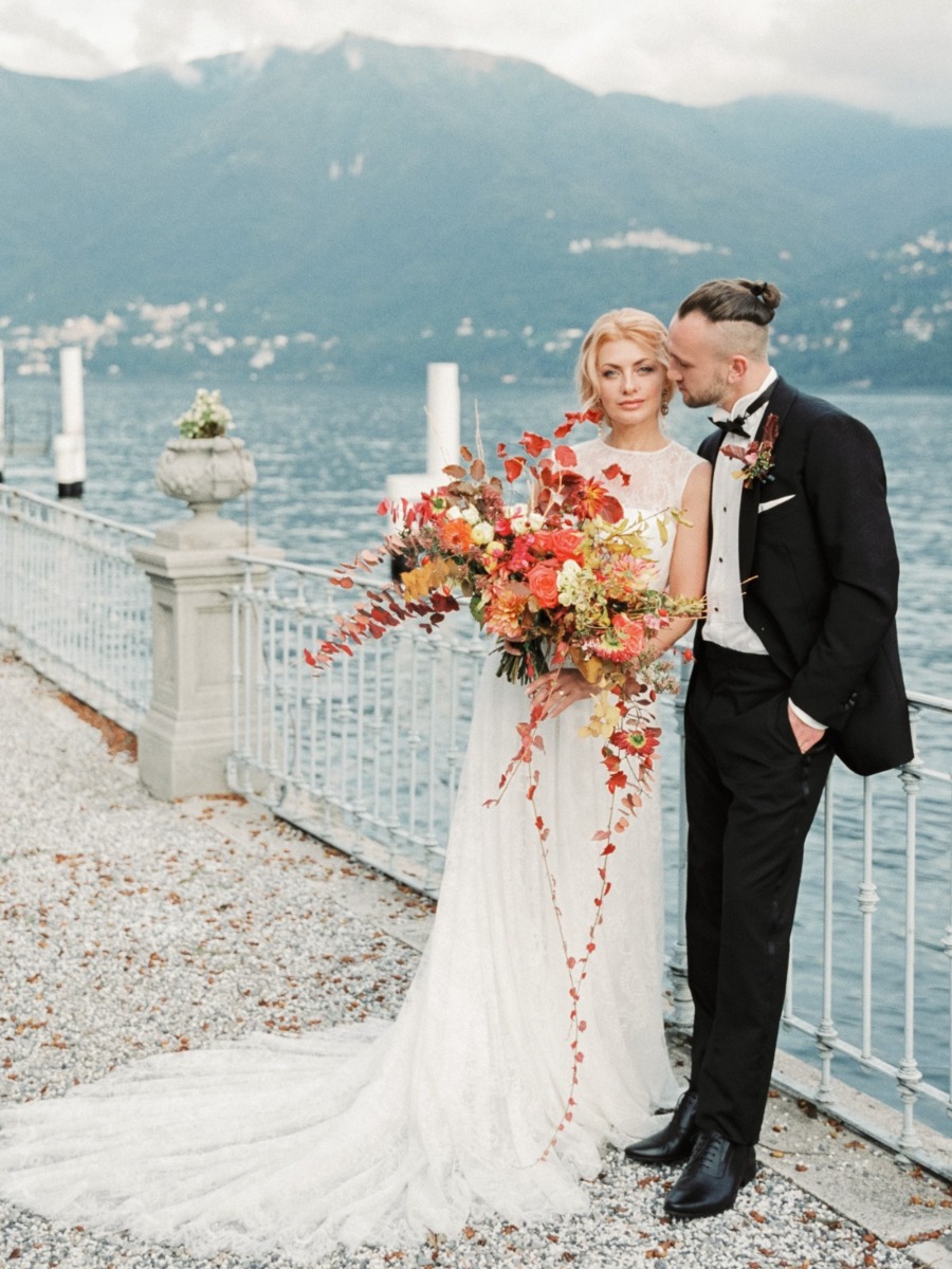 The Bride Wore Red Velvet Shoes for Her Fall Wedding Day on Lake Como