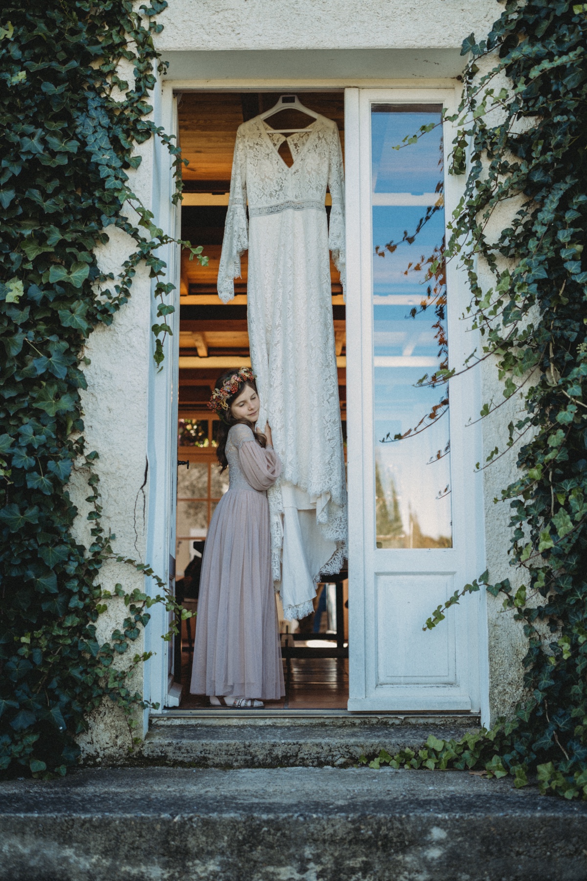 A Cozy Coral and Taupe Fall Wedding in France