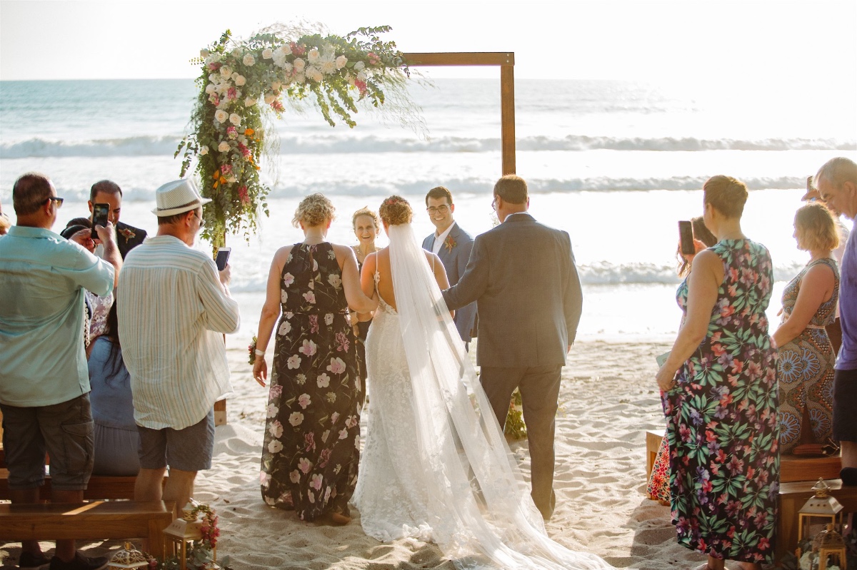 This Costa Rican Wedding Under the Palms Makes Us All Want to Lean Into That 'Pura Vida' Life