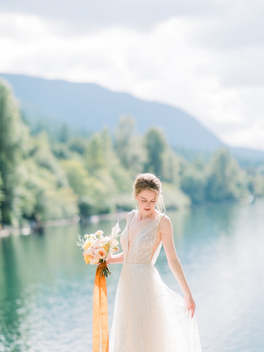 A Bridal Shoot Inspired by the Seattle Sunset in Late Summer