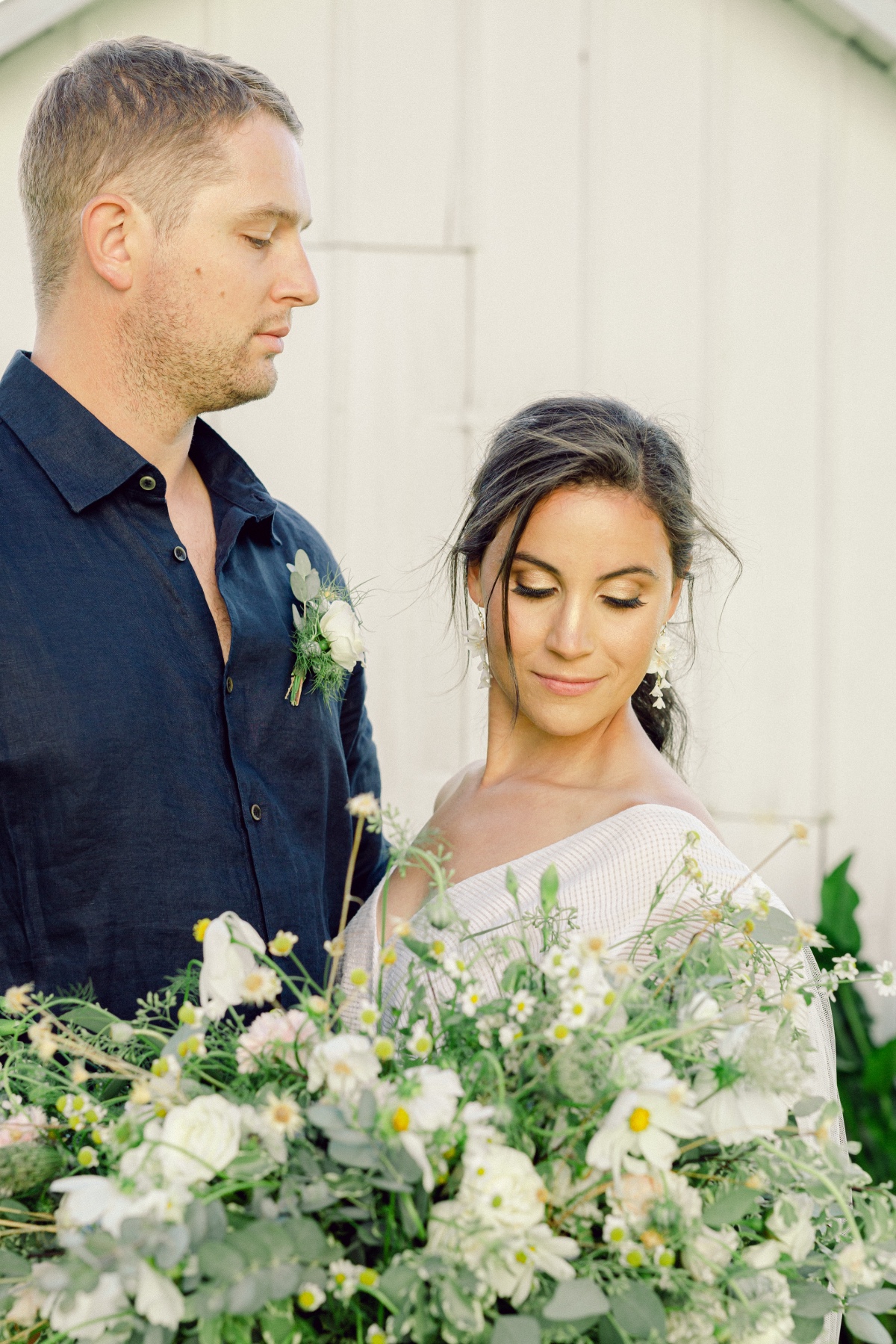 Chip and Joanna Would Be So Proud of This Magnolia-Inspired Microwedding In the PNW