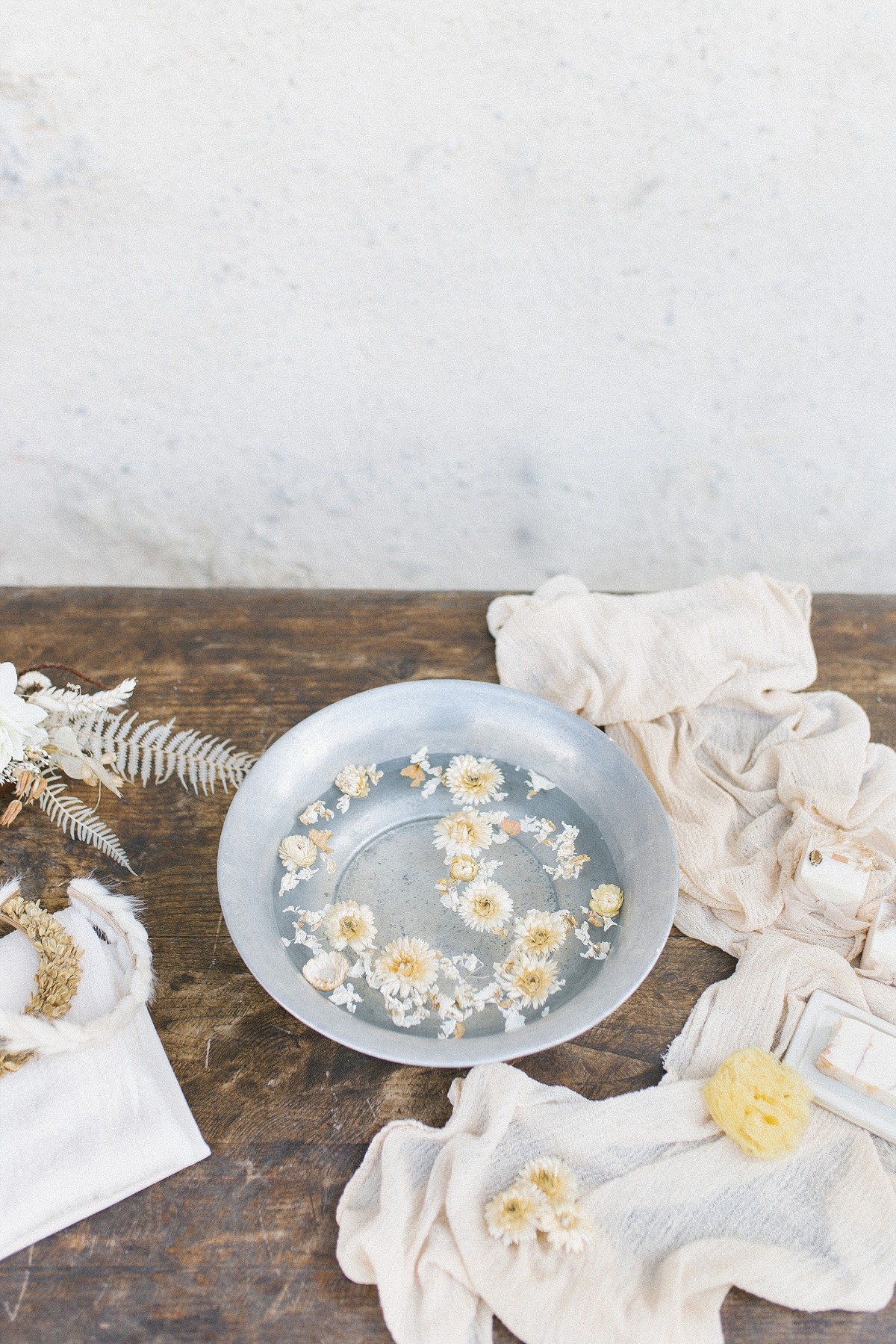 minimal-rustic-wedding-in-an-ancient-ita