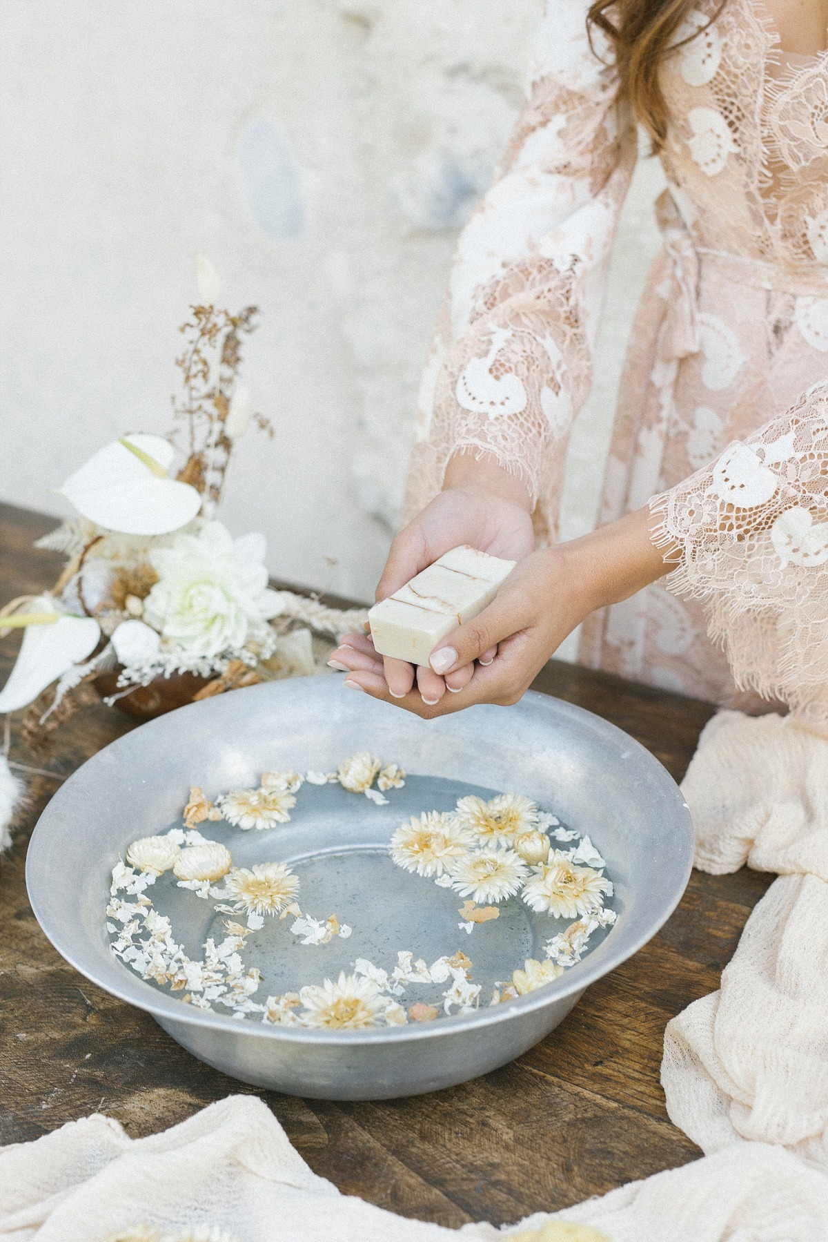 minimal-rustic-wedding-in-an-ancient-ita