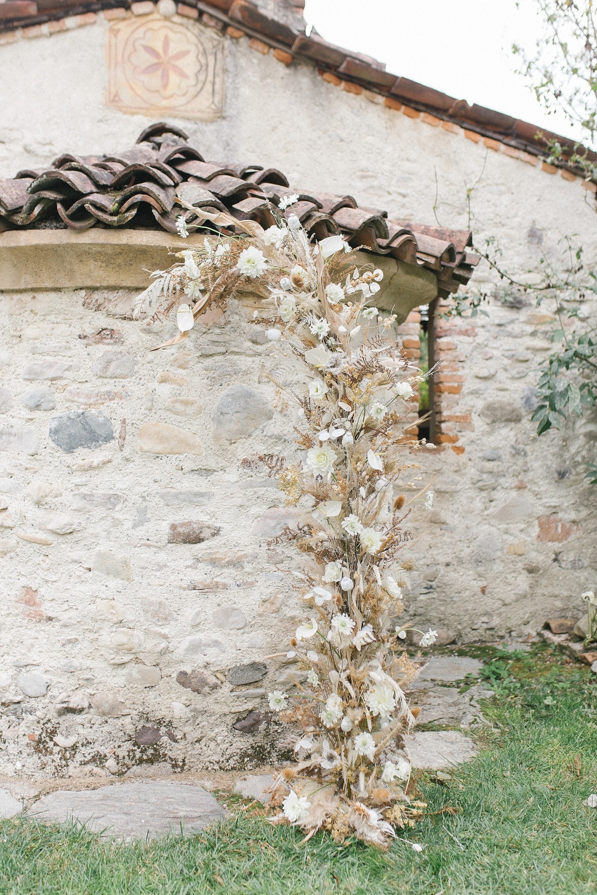minimal-rustic-wedding-in-an-ancient-ita