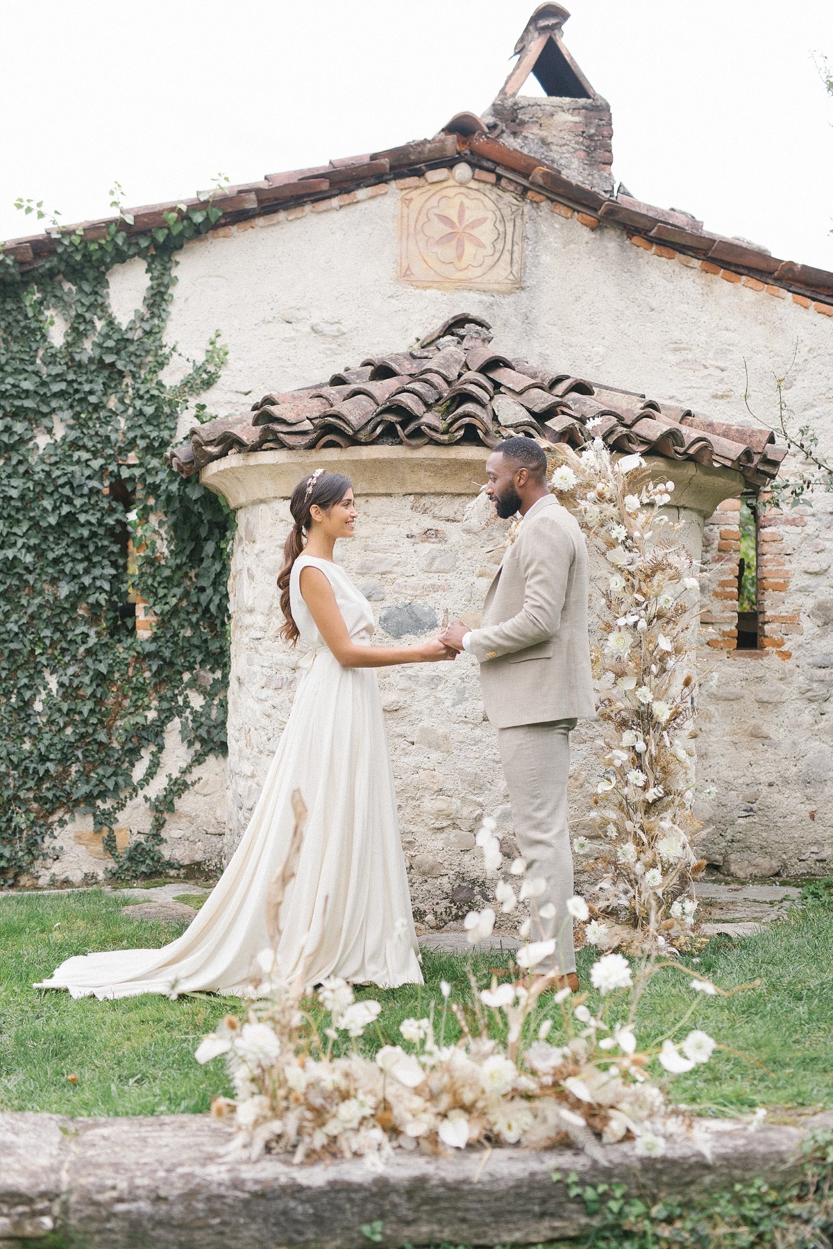 minimal-rustic-wedding-in-an-ancient-ita