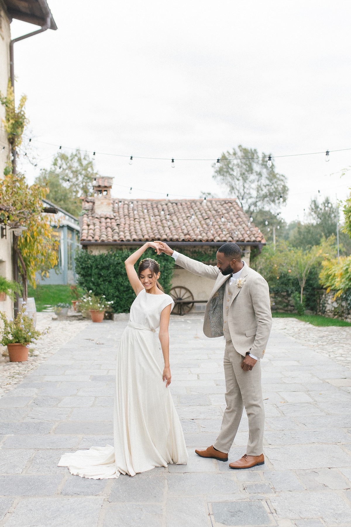 minimal-rustic-wedding-in-an-ancient-ita