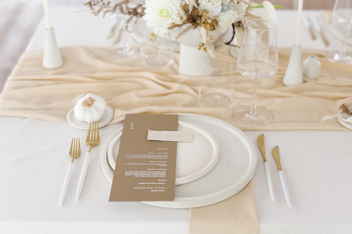 minimal-rustic-wedding-in-an-ancient-ita