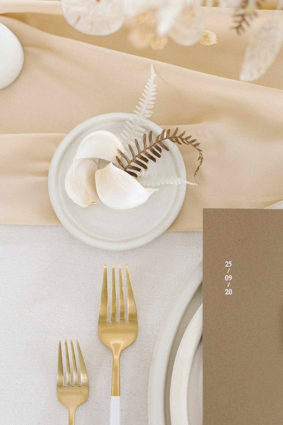 minimal-rustic-wedding-in-an-ancient-ita