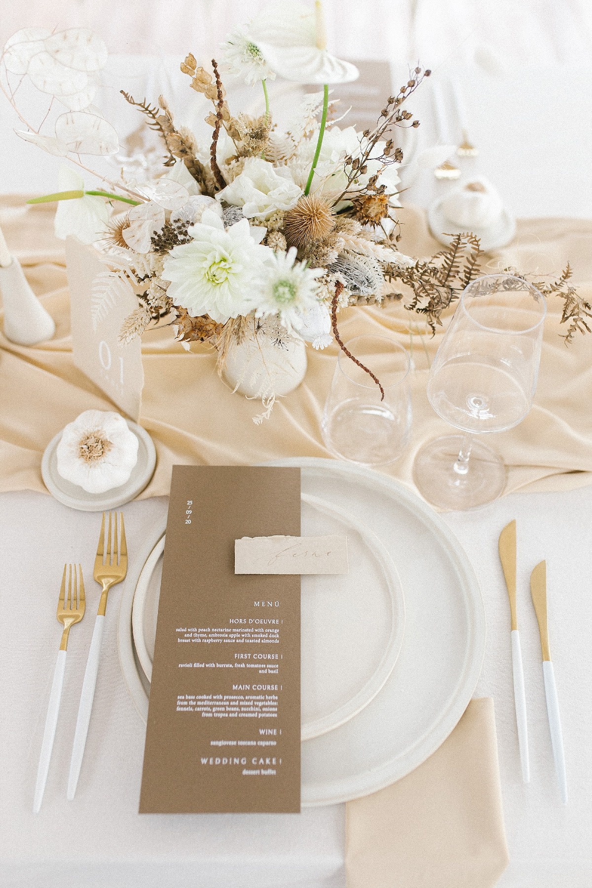 minimal-rustic-wedding-in-an-ancient-ita