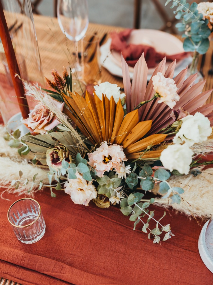 This West Yakima Valley Wedding Shoot Mixes All the Best Trends for a Major Modern Boho Look