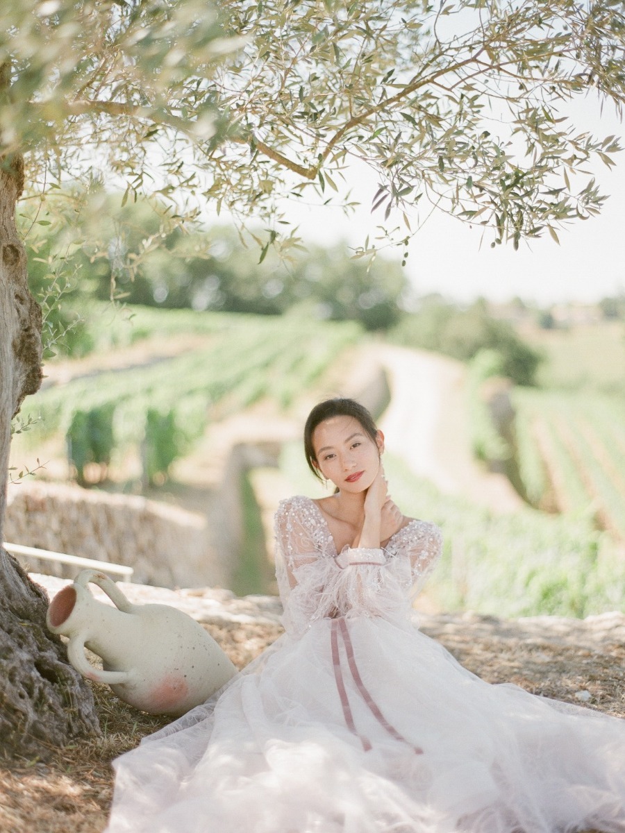 Vineyard Vibes and Old World Charm Come Together for This Stunning Styled Shoot In South West France