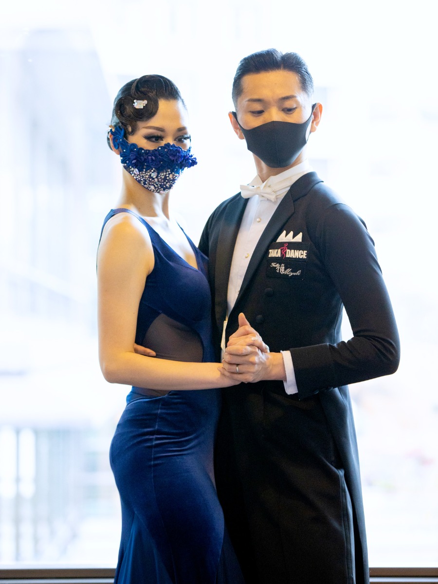 These Stunning Face Masks Offer the Peace of Mind Every Bride Needs On Her Wedding Day
