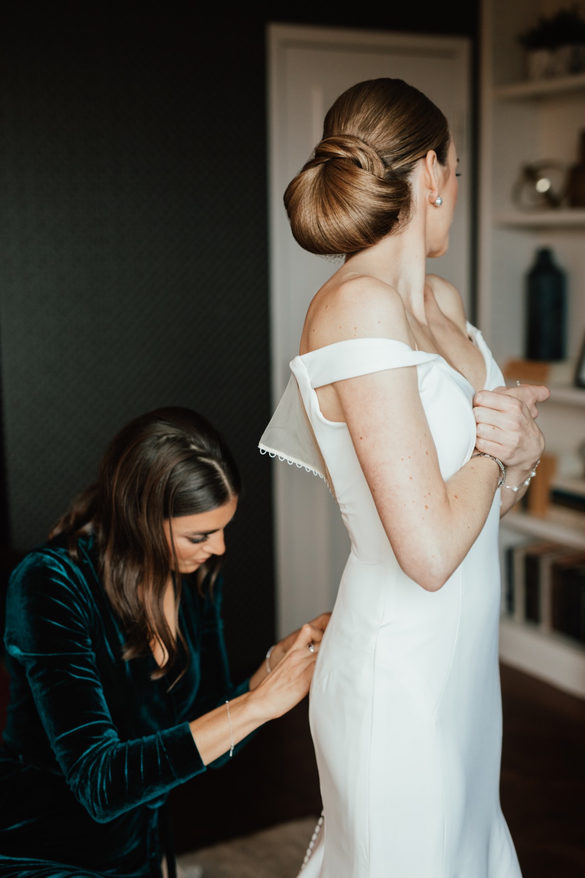 How To Have A Sophisticated Jewel Toned Wedding