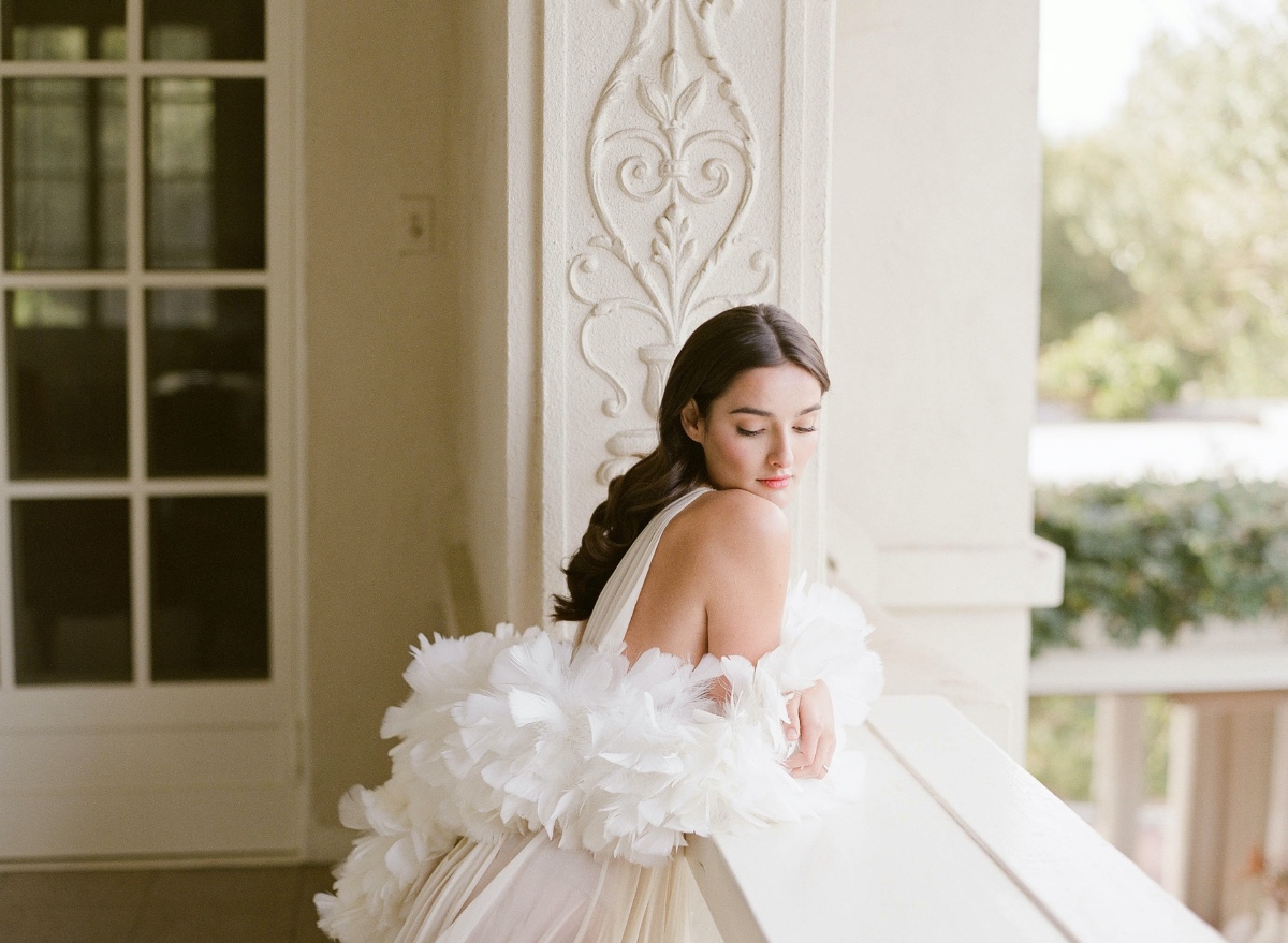 Juliet Capulet Inspired Microwedding Fasion Editorial
