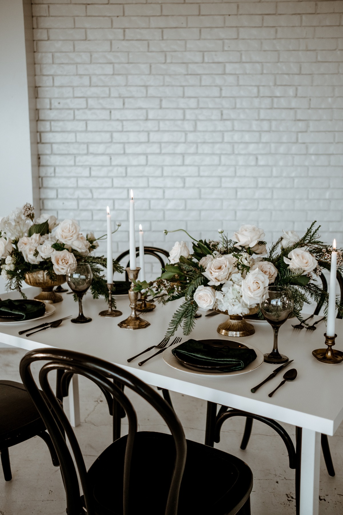 mordern-whimsical-winter-wedding-27-of-1