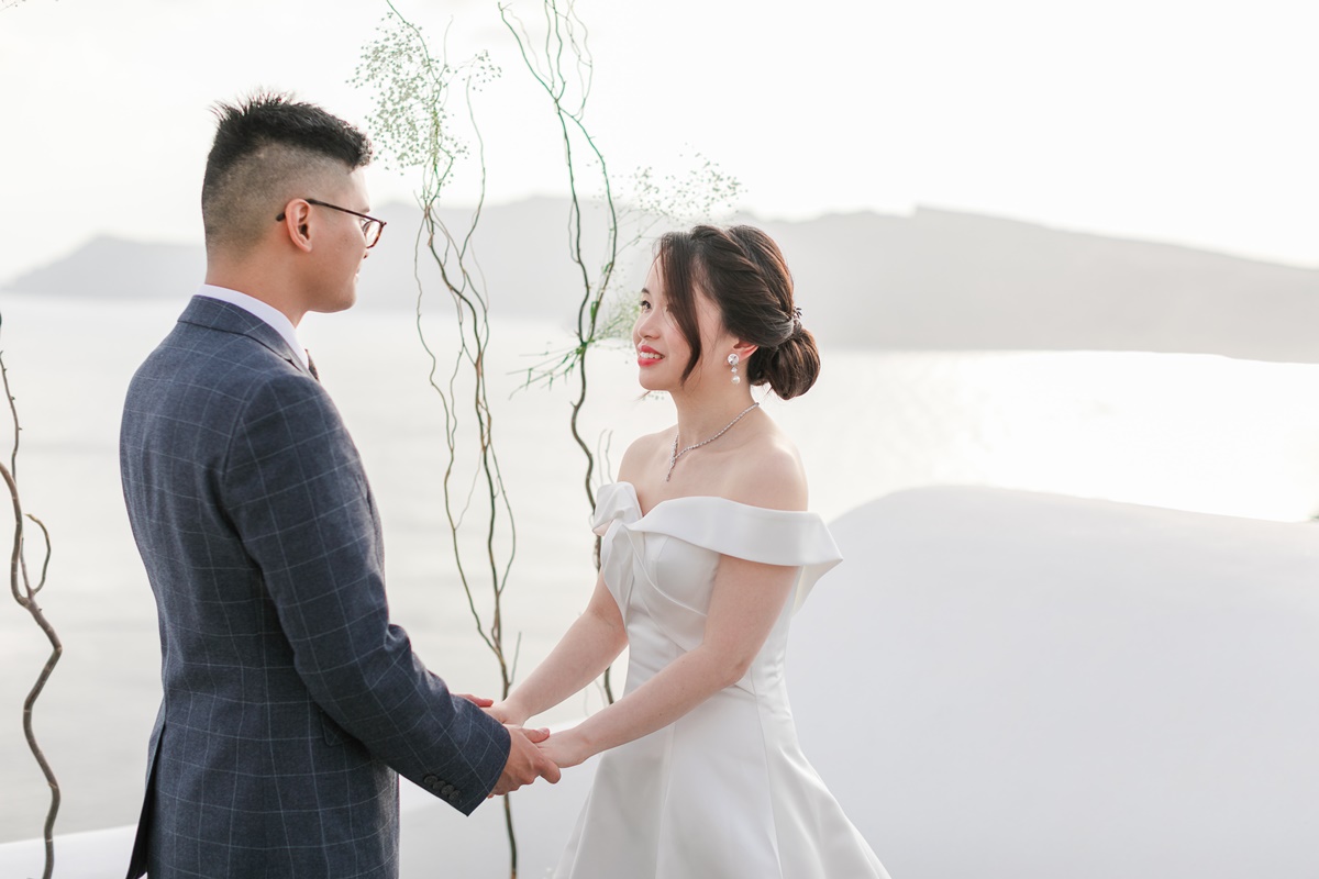 santorini-elopement-40
