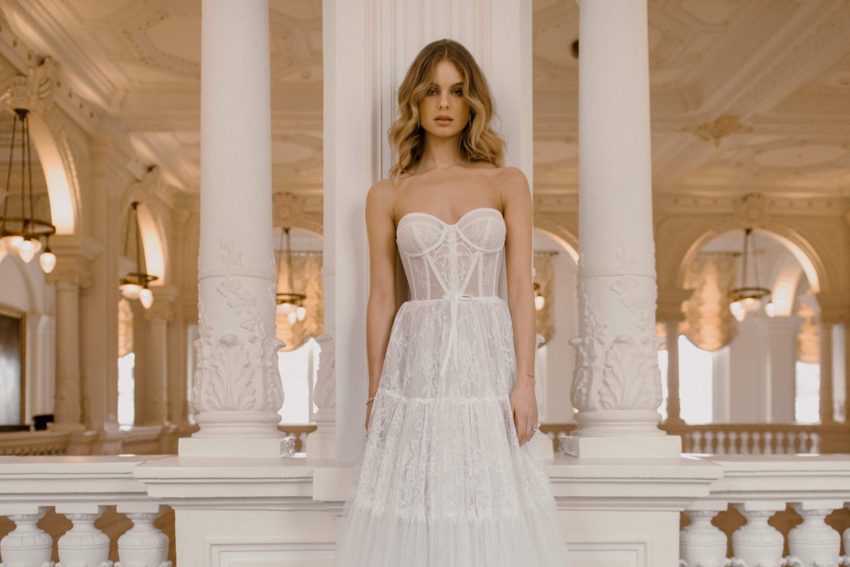karinrom_bridalfashion_stella_weddingdre