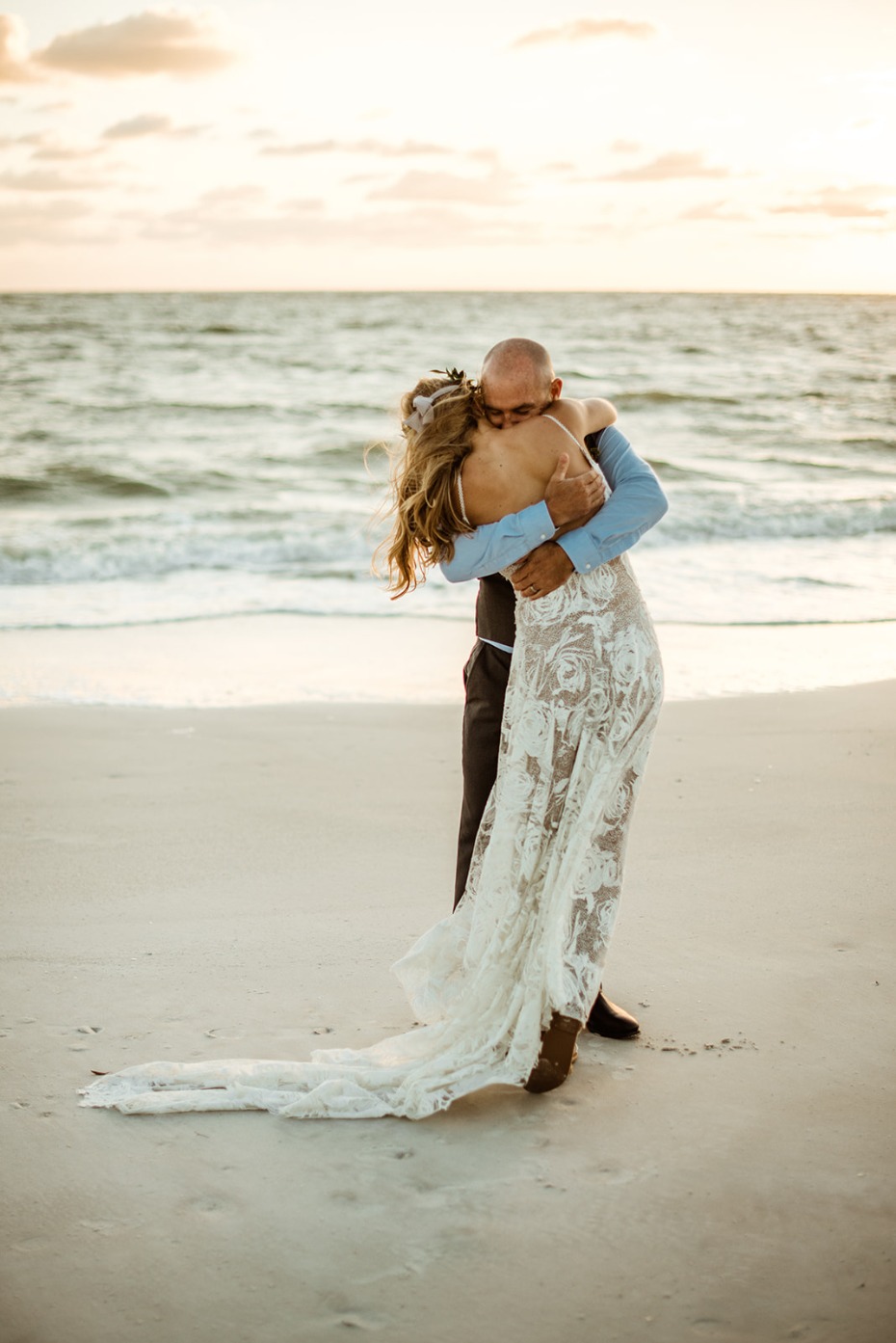 Thereâs No Better Place Than the Beach To Get Married Outdoors