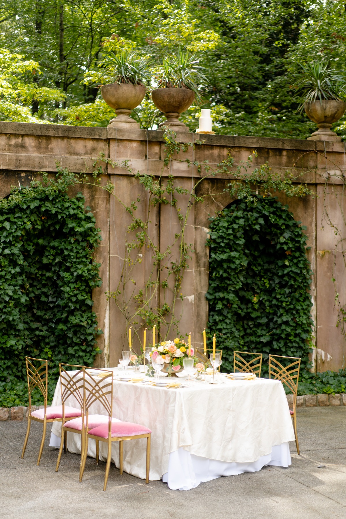 Romantic Chateau Spring Wedding Inspiration at the Swan House in Atlanta