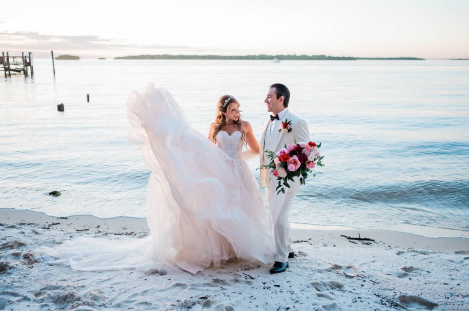 Thereâs No Better Place Than the Beach To Get Married Outdoors