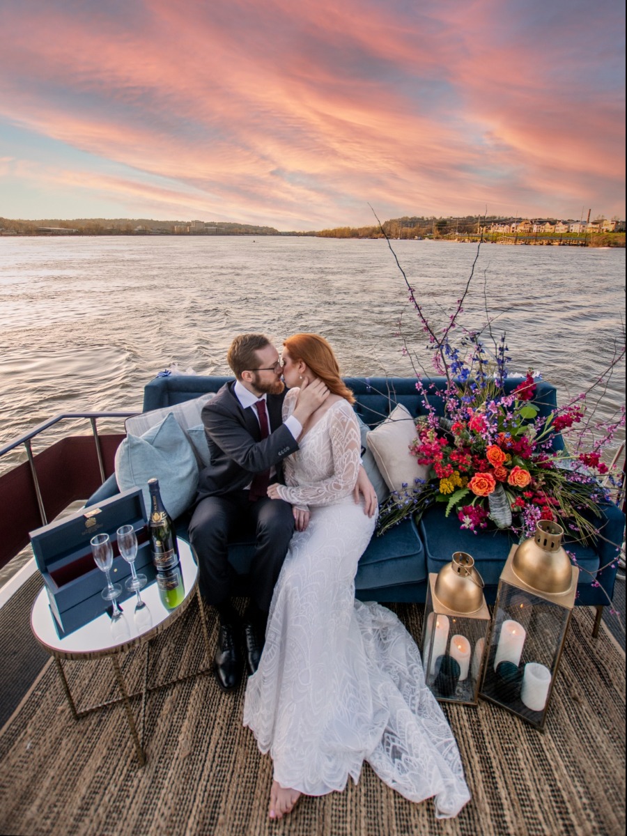 A Landlocked Yacht Wedding...Oh Yeah, It Can Happen!