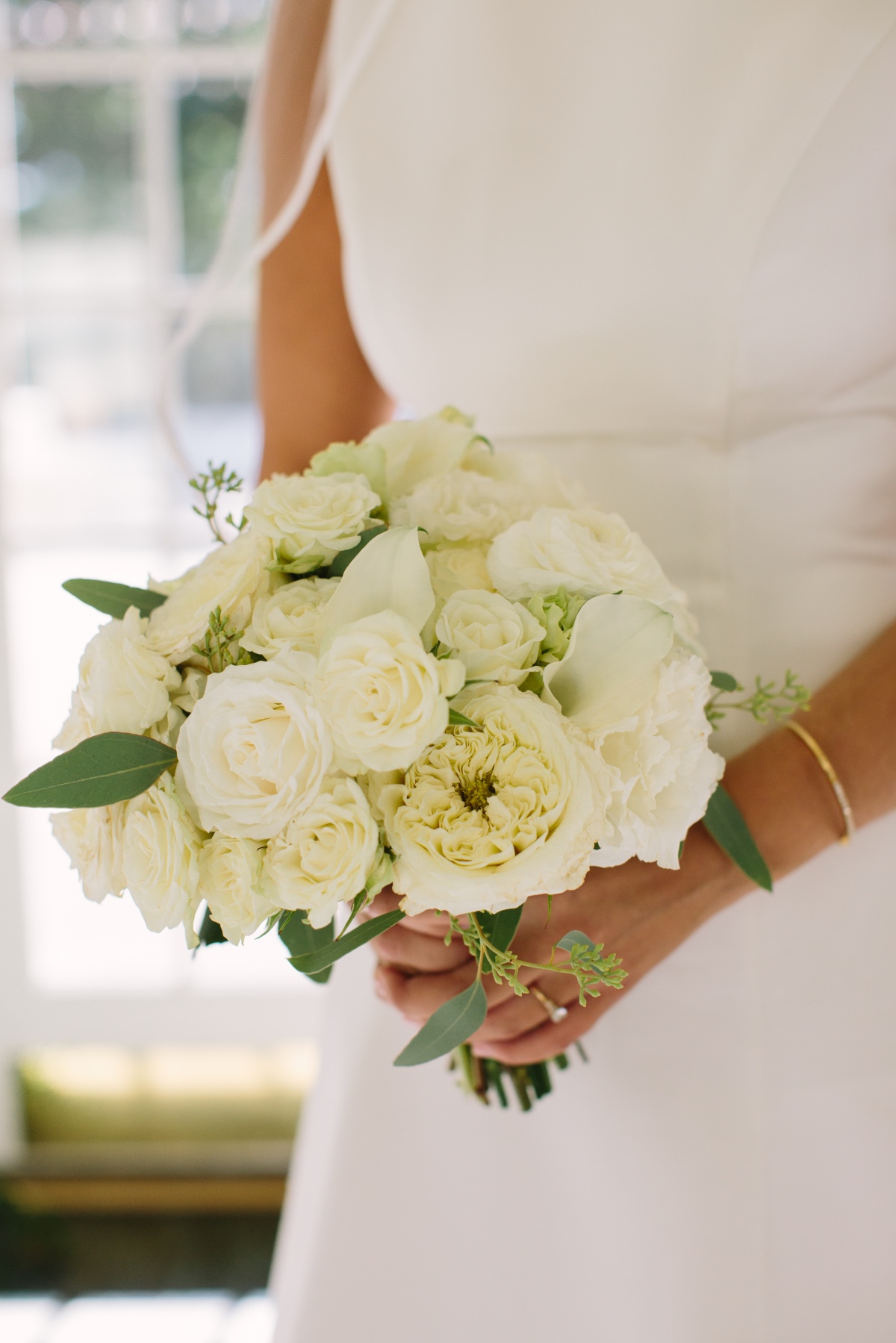 How Wedding Florals Tell a Love Story