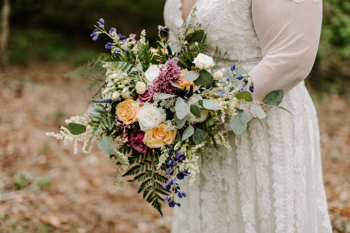 How Wedding Florals Tell a Love Story