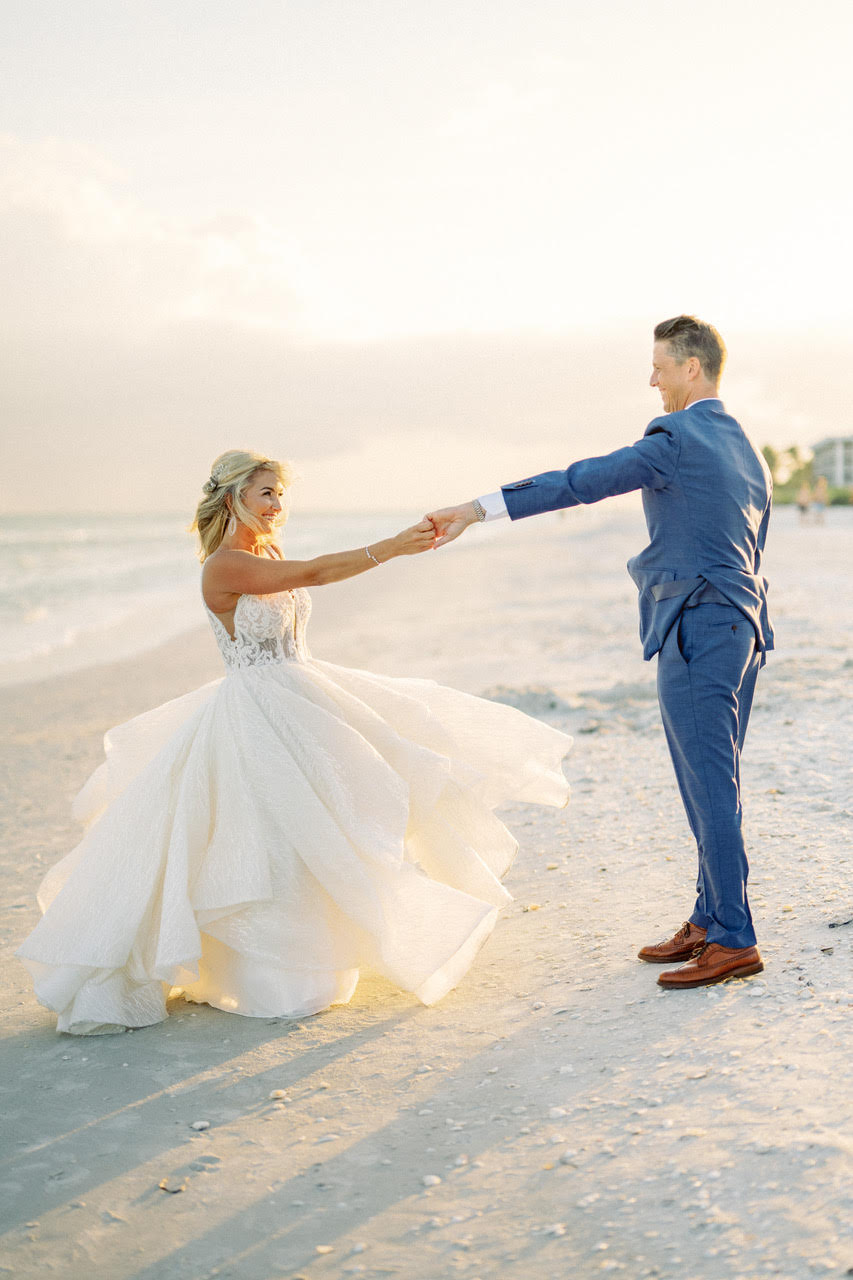 Thereâs No Better Place Than the Beach To Get Married Outdoors