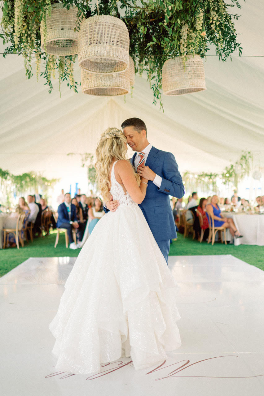 Thereâs No Better Place Than the Beach To Get Married Outdoors