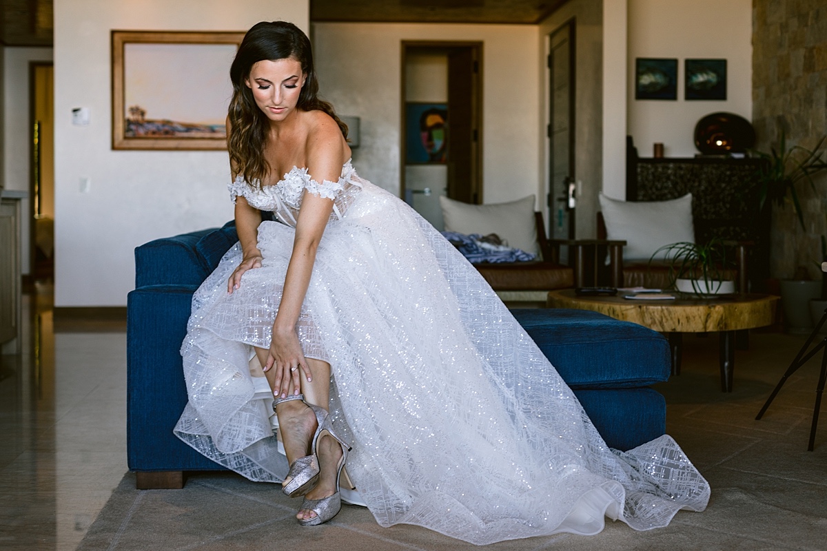 06-eclectic-beachfront-lgbt-cabo-wedding