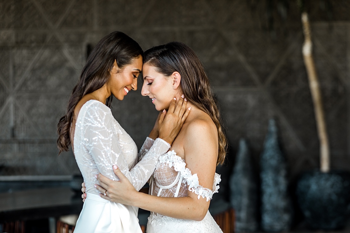 09-eclectic-beachfront-lgbt-cabo-wedding