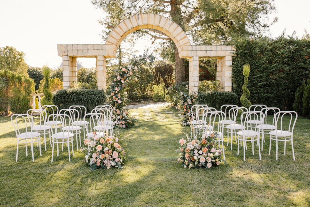 Elegant and timeless wedding inspiration in Greece 