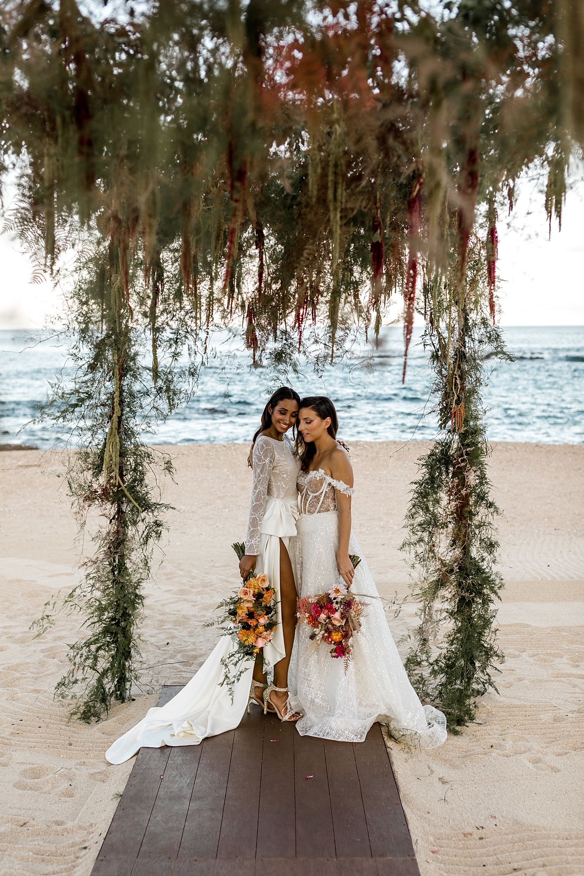 33-eclectic-beachfront-lgbt-cabo-wedding