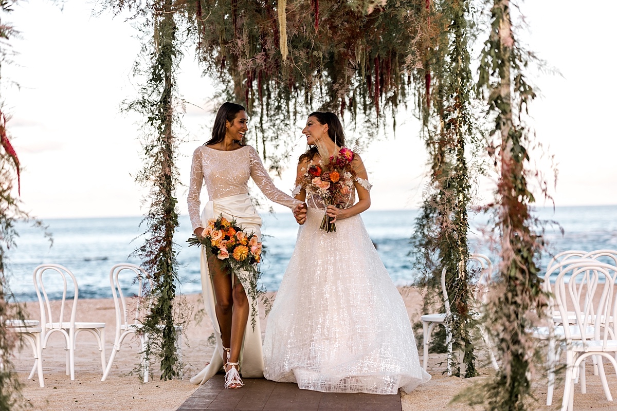 41-eclectic-beachfront-lgbt-cabo-wedding