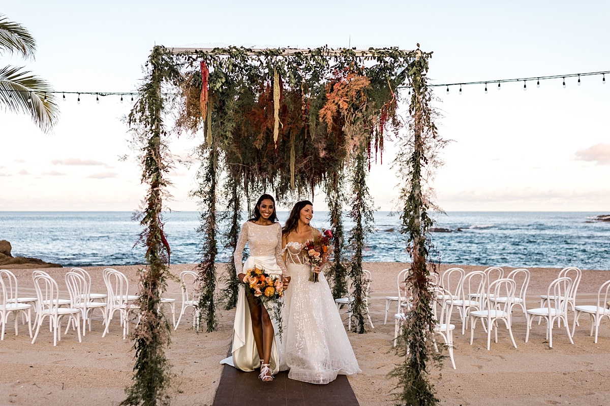 42-eclectic-beachfront-lgbt-cabo-wedding