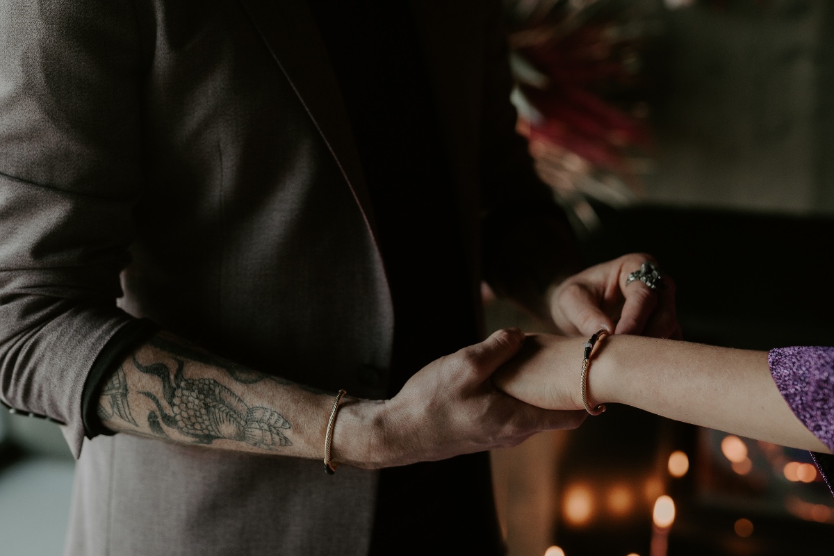 winter-purple-elopement-france-styleshoo