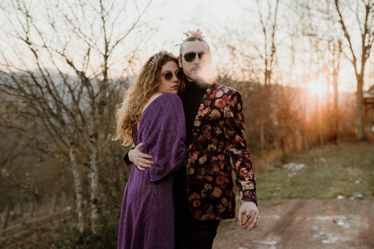 winter-purple-elopement-france-styleshoo