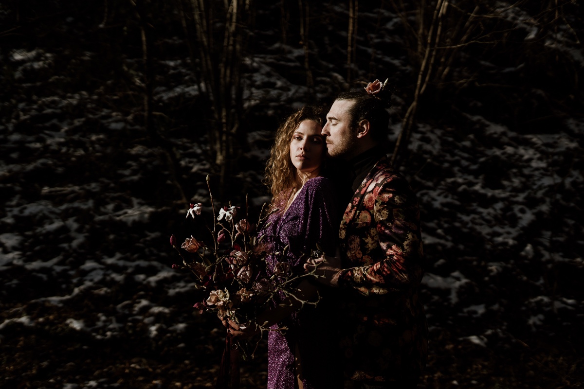 winter-purple-elopement-france-styleshoo