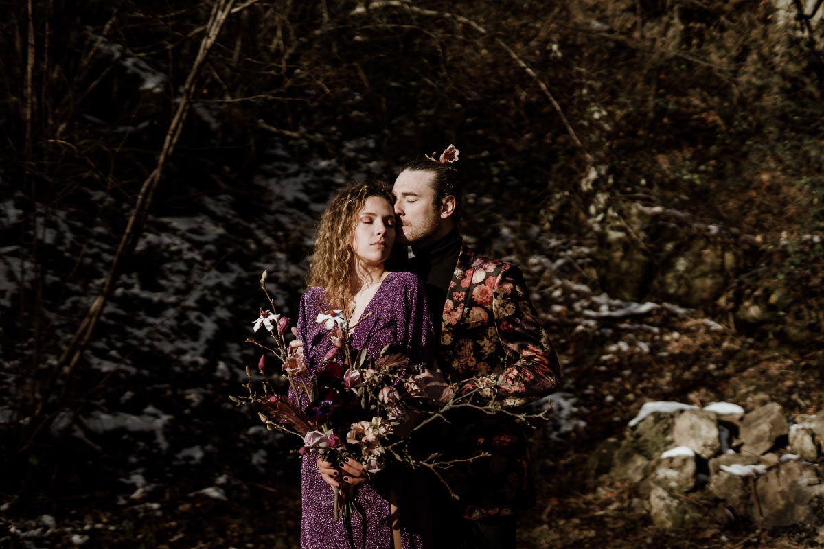 winter-purple-elopement-france-styleshoo