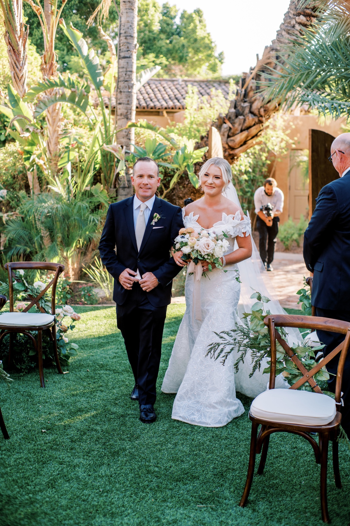 A Microwedding in Phoenix with a 30k Budget