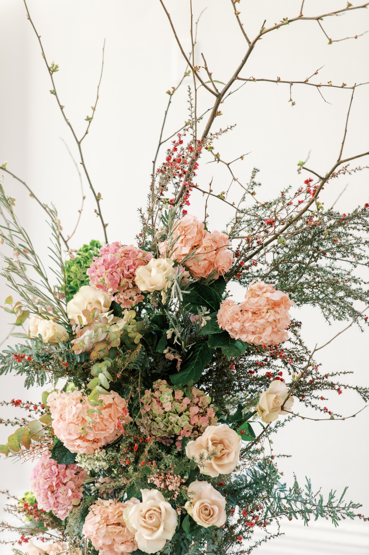 Elegant flower arrangement with roses and hydrangeas