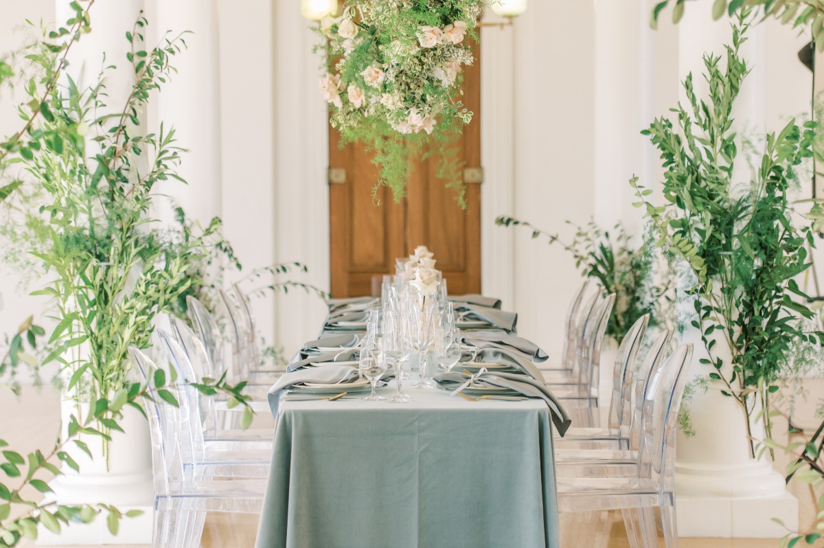 Elegant wedding table setting with floral centerpiece
