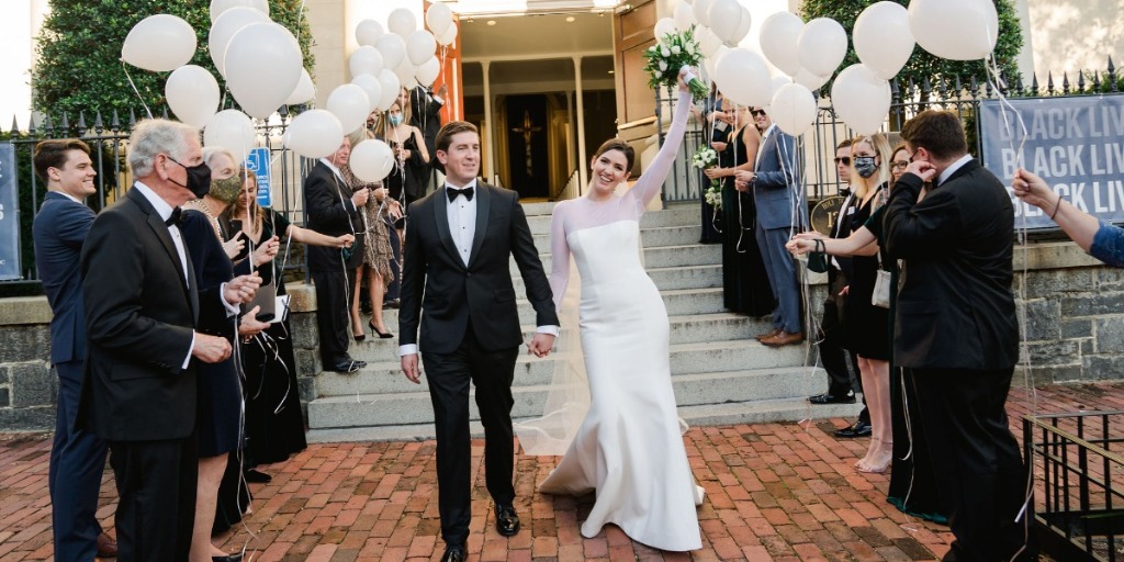 An Intimate Wedding In DC That Will Convince You That A Restaurant Reception Is The Way To Go